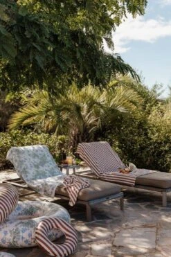 Stripe Pear Kylpypyyhe, 70x140 Cm 10 Stripe Pear Kylpypyyhe, 70x140 Cm -Korbo Tarjous garbo friends stripe pear 3 1