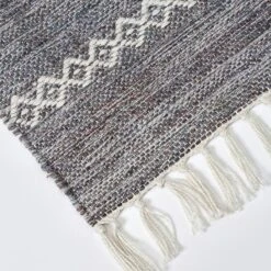 House Doctor Ciero Matto Vaaleanharmaa, 85x130 Cm 8 House Doctor Ciero Matto Vaaleanharmaa, 85x130 Cm -Korbo Tarjous house doctor carpet ciero light gray 10