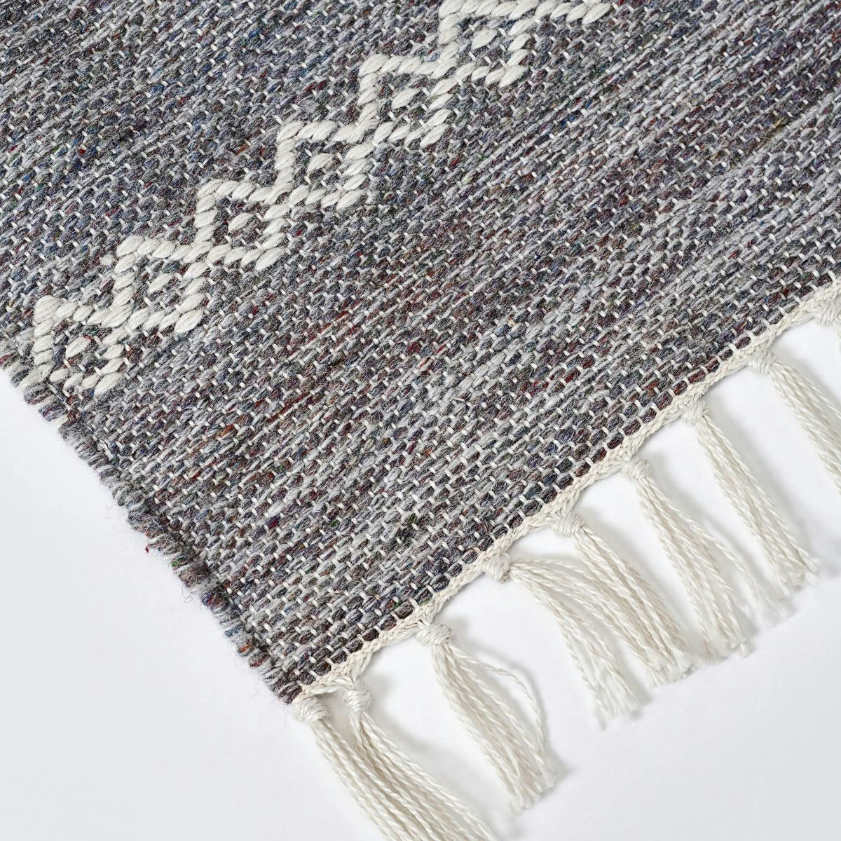 House Doctor Ciero Matto Vaaleanharmaa, 85x130 Cm 3 House Doctor Ciero Matto Vaaleanharmaa, 85x130 Cm - Image 3