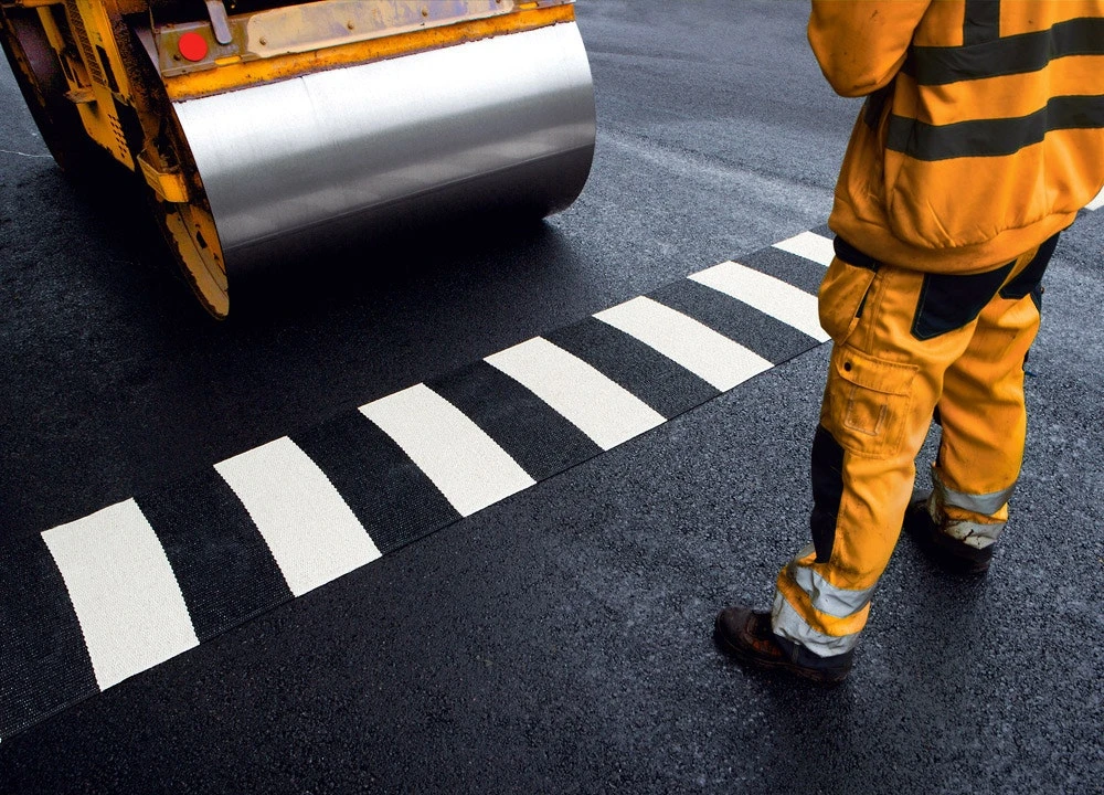 Bob Matto 70x280 Cm, Musta/Vanilija 4 Bob Matto 70x280 Cm, Musta/Vanilija - Image 4